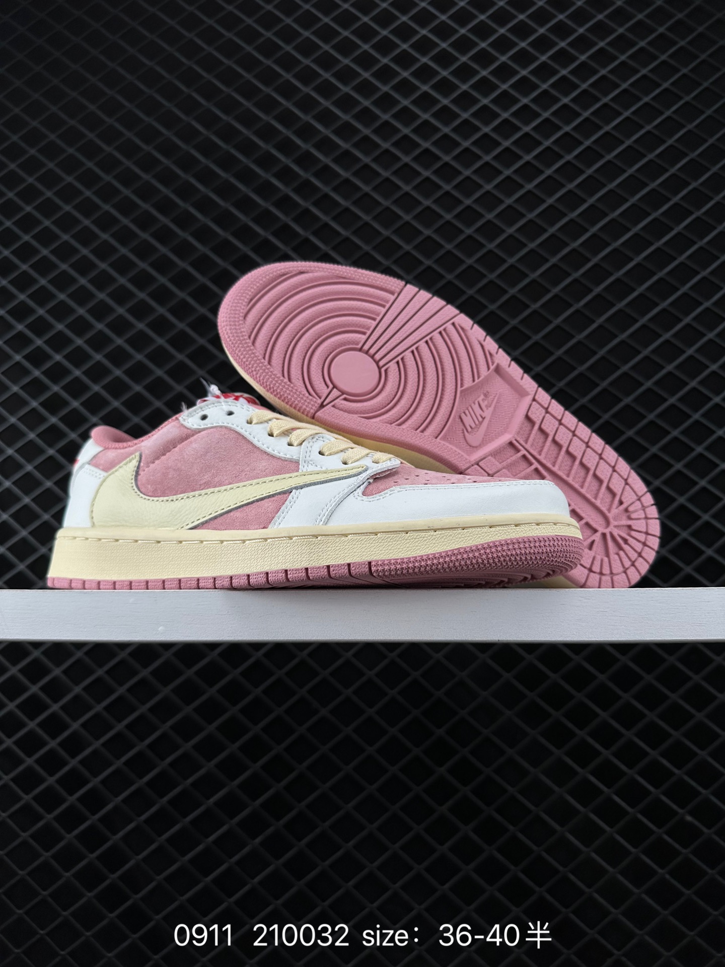 Travis Scott x Air Jordan 1 Low